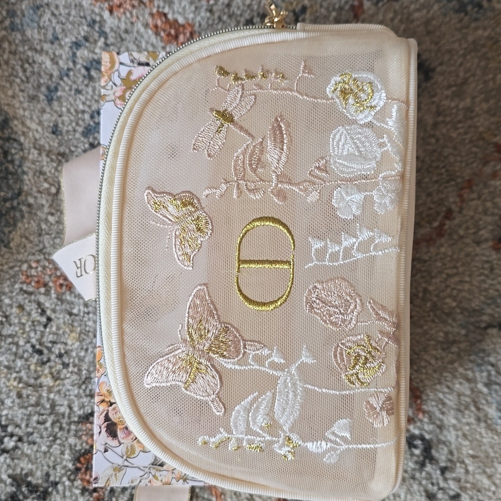 2025 Christian Dior Parfums Floral Pouch Set! - Picture 4 of 15